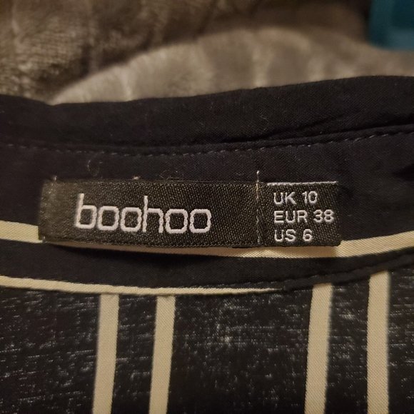 Black & white button-down crop top - Picture 3 of 3